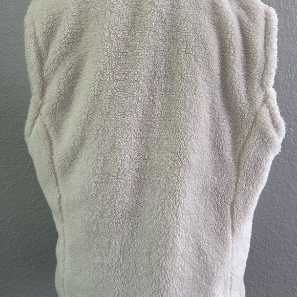 Quilted/Fleece Reversible Vest - Picture 4 of 7